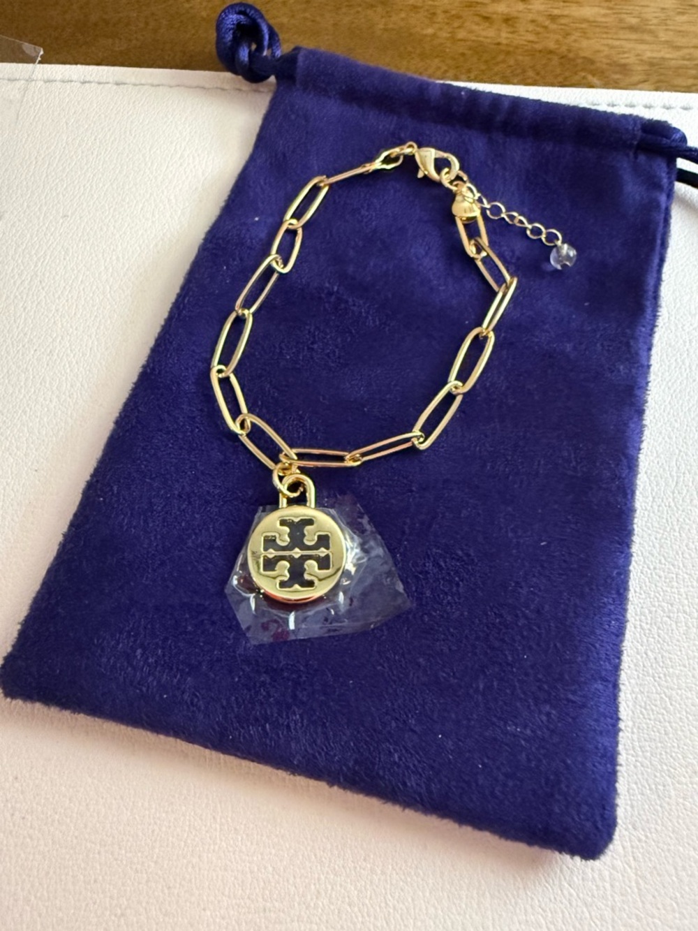 🚨LAST ONE! New! Gorgeous paper clip bracelet with Tory Burch charm + Gift wrap - Picture 5 of 13